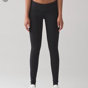 Lululemon wunder under